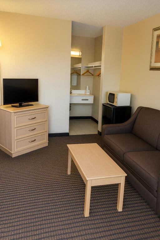 Suite — 2 Full Beds & Pull-Out Sofa at MHO Hotel Eloy AZ